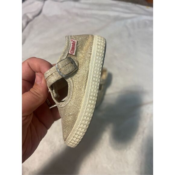 Cienta Gold Metallic Toddler Shoes Size 22C US Size 6/6.5 Toddler - Picture 2 of 13